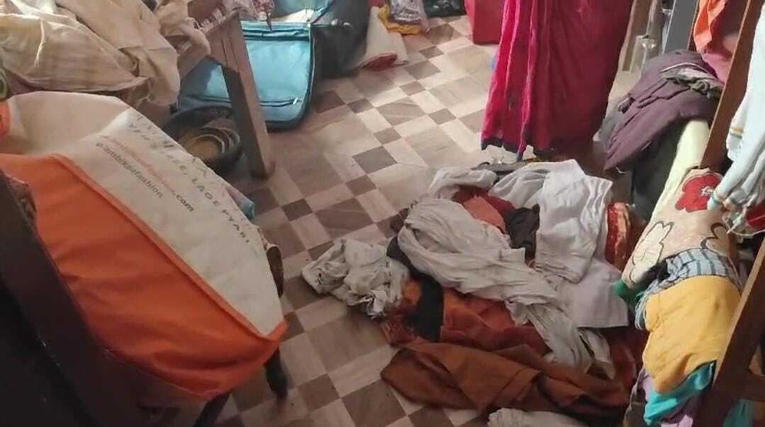 दिग्घी पश्चिम के प्रोफेसर कॉलोनी में पूर्व प्रधानाचार्य के घर से लाखों की चोरी