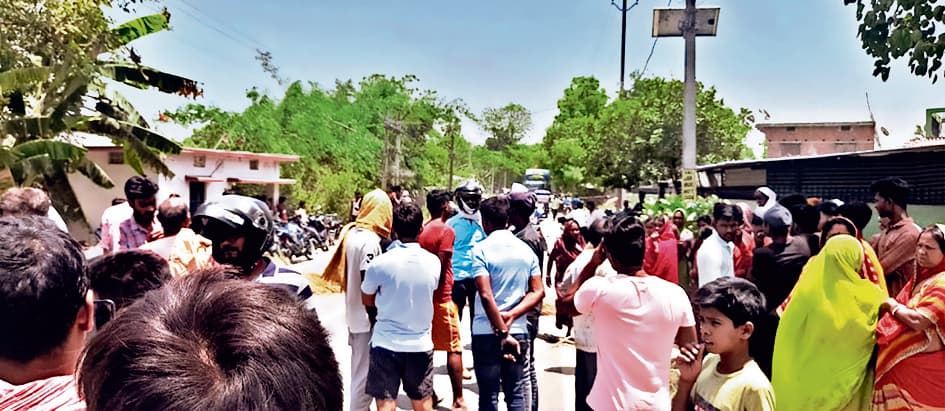 जंदाहा में पिकअप वैन व ऑटो की टक्कर में एक यात्री की मौत, पांच यात्री जख्मी