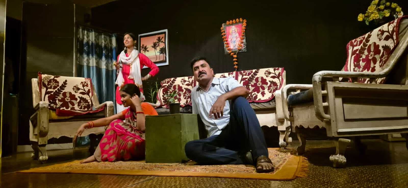 जब बॉस ने पकड़ा हरीश का झूठ