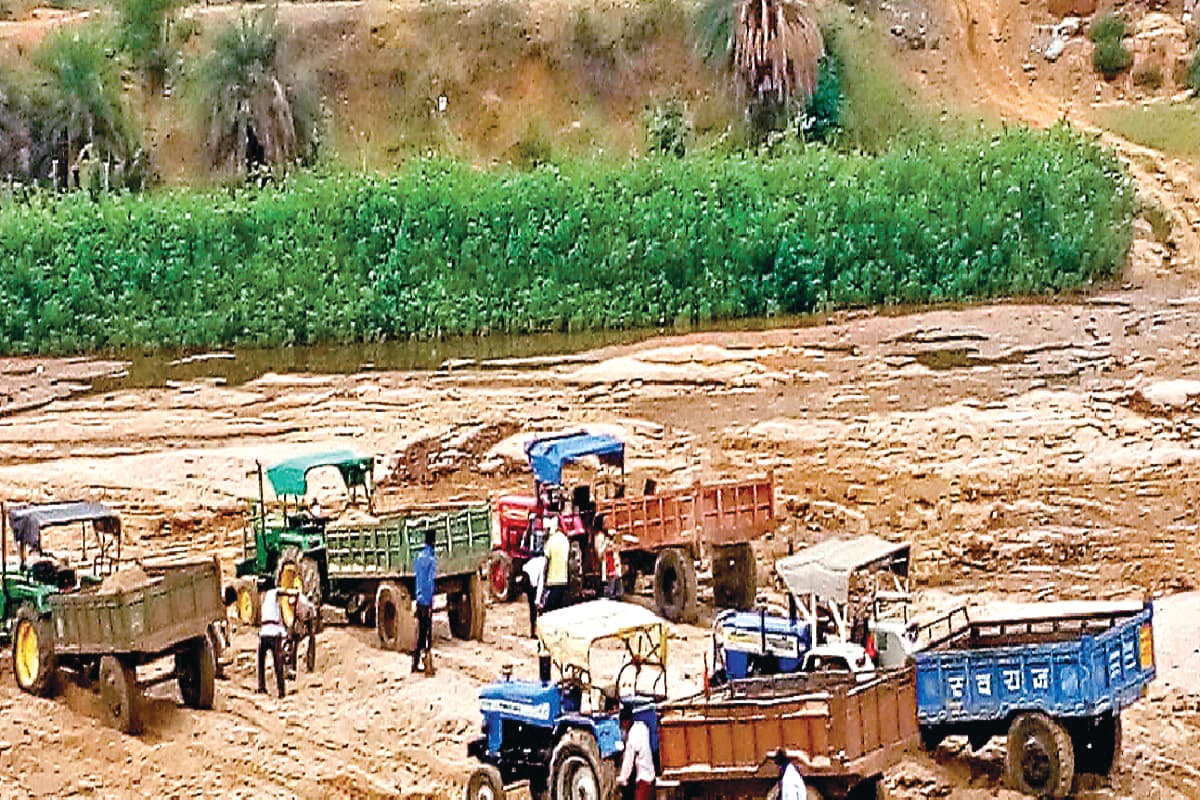 झारखंड में 444 बड़े घाट, पर लोग बालू के लिए बिहार पर आश्रित