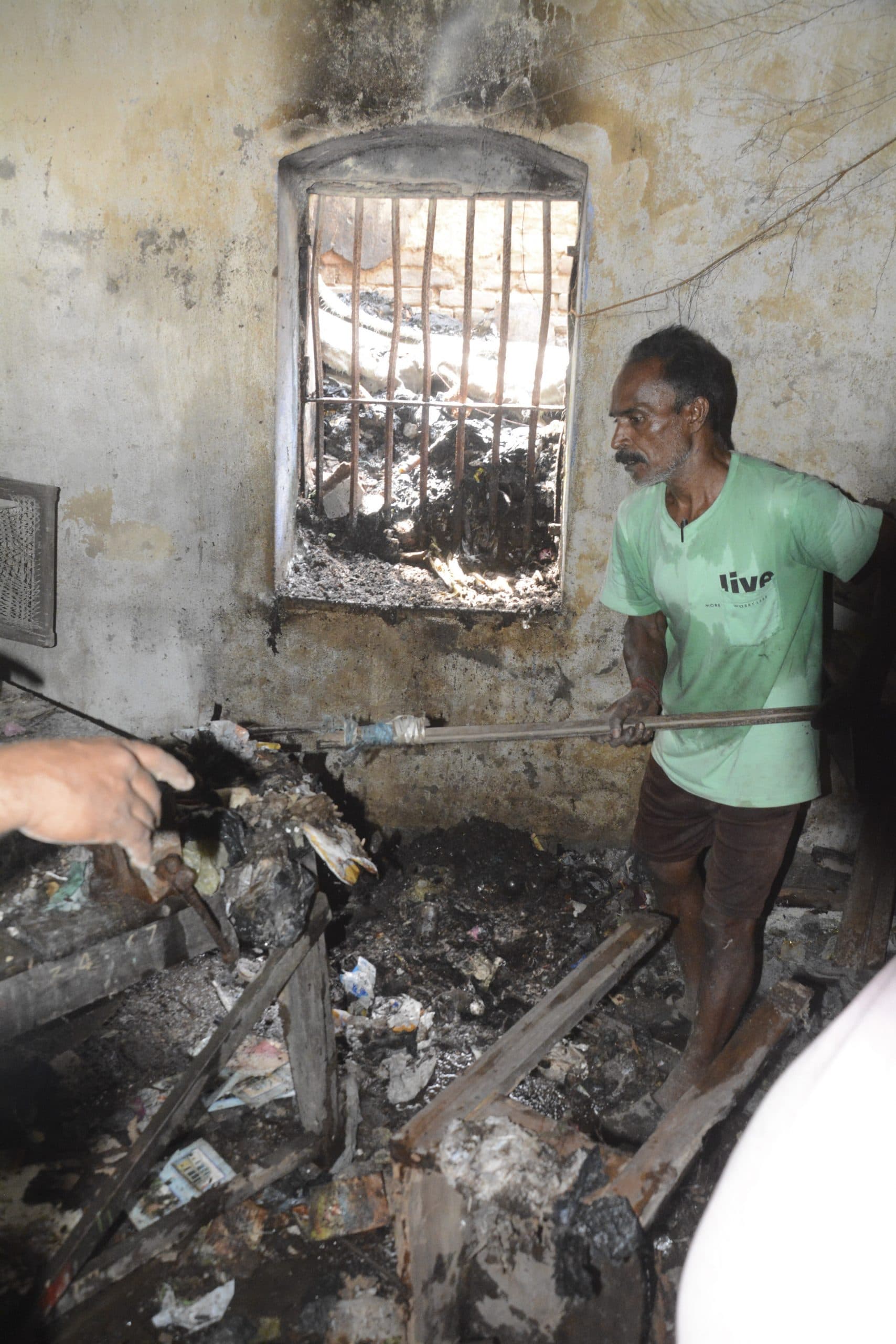 पटना कॉलेज के एथलेटिक क्लब के पास लगी आग