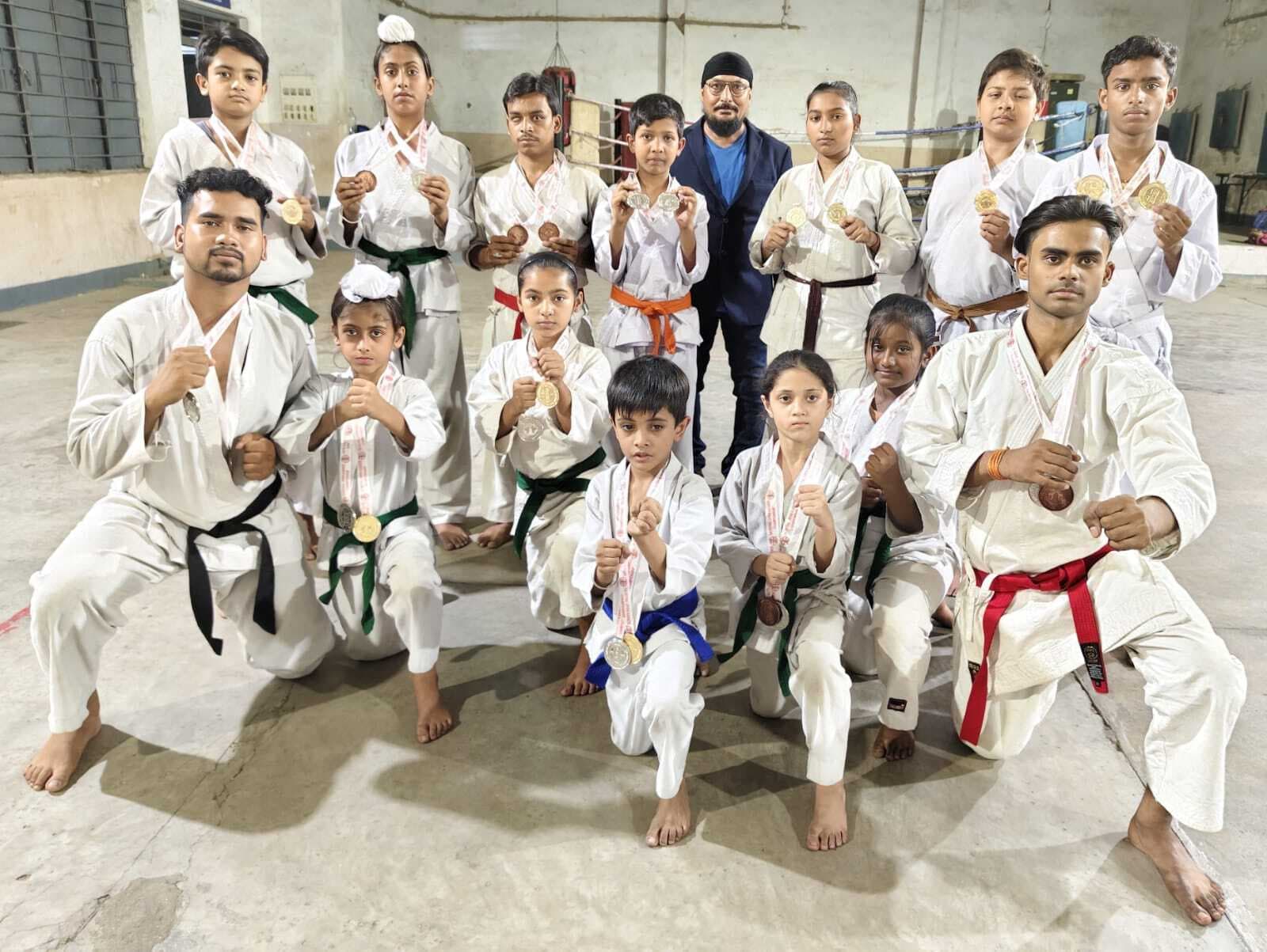 नामदा कराटा सेंटर के खिलाड़ियों ने जीते पदक