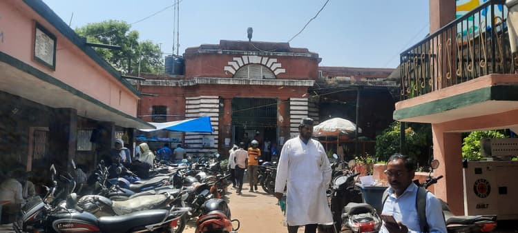 अधिकतर सरकारी दफ्तरों में अग्नि सुरक्षा को लेकर कोई व्यवस्था नहीं