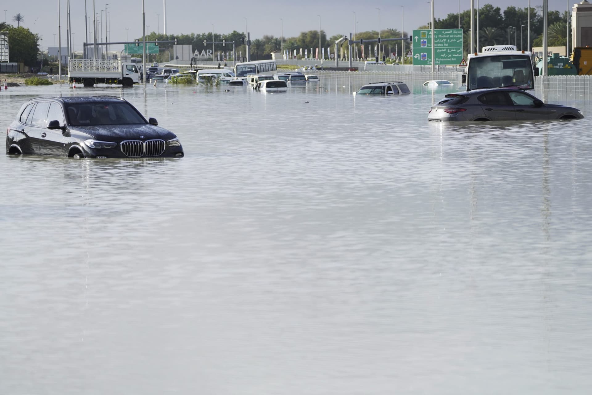 Dubai Flood: क्या है क्लाउड सीडिंग, UAE में जलप्रलय की बड़ी वजह, दिल्ली से 19 उड़ानें रद्द हेल्पलाइन नंबर जारी