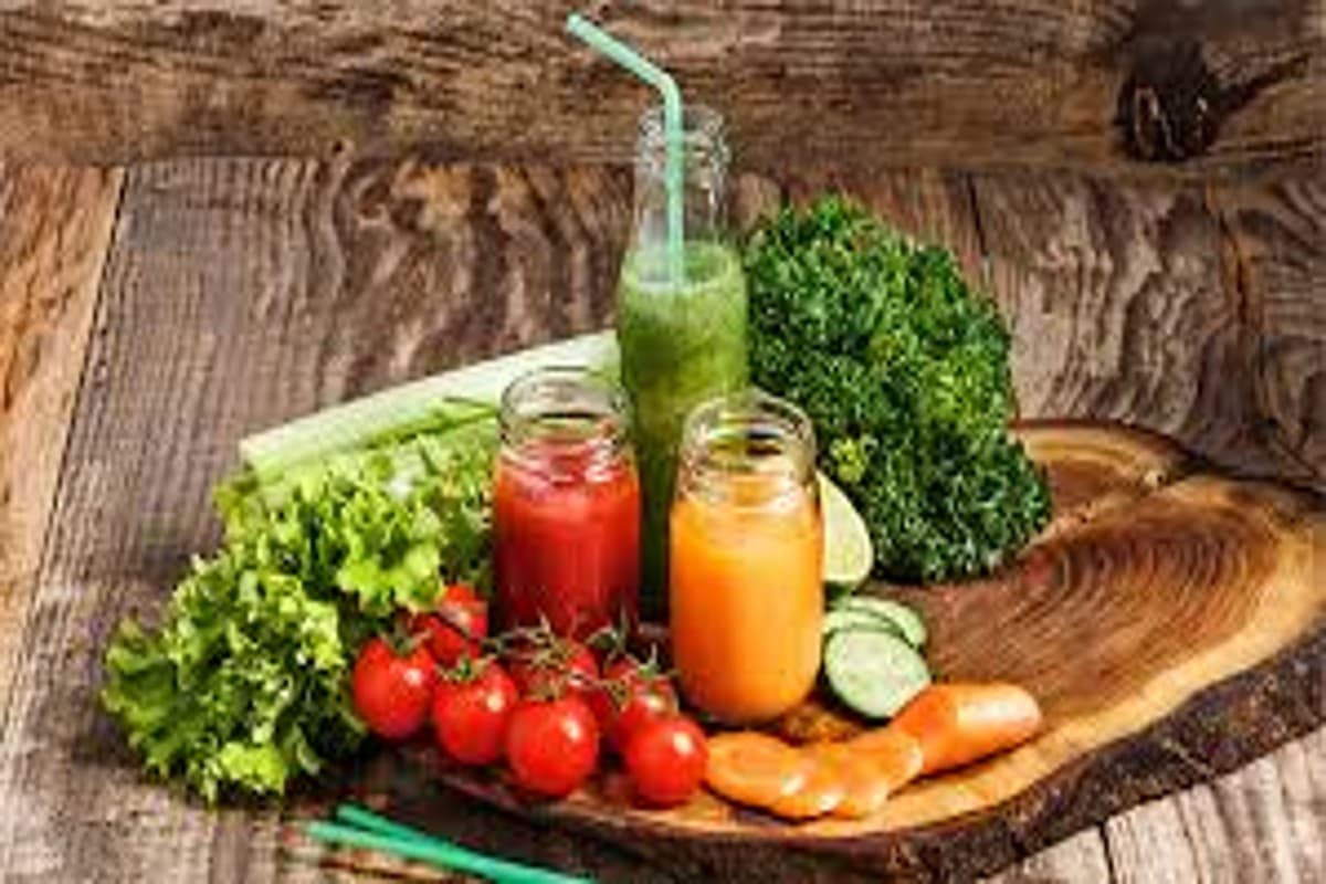 Ayurvedic Summer Diet: गर्मी में इन फलों को अपने डाइट में जरूर करें शामिल, आयुर्वेद में किया गया है जिक्र