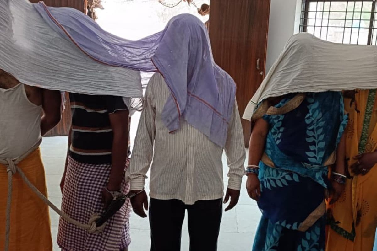 पुलिस की गिरफ्त में आरोपी