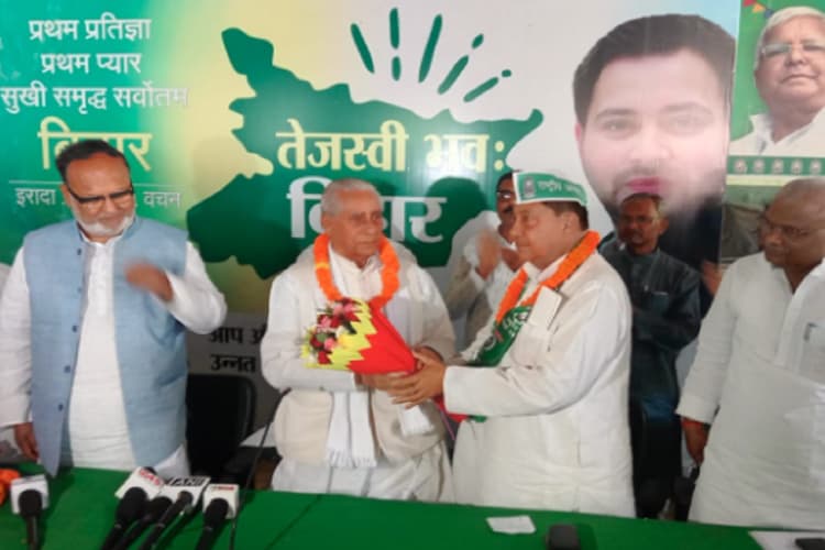 झारखंड में बीजेपी को लगा एक और बड़ा झटका, गिरिनाथ सिंह ने छोड़ा पार्टी का दामन