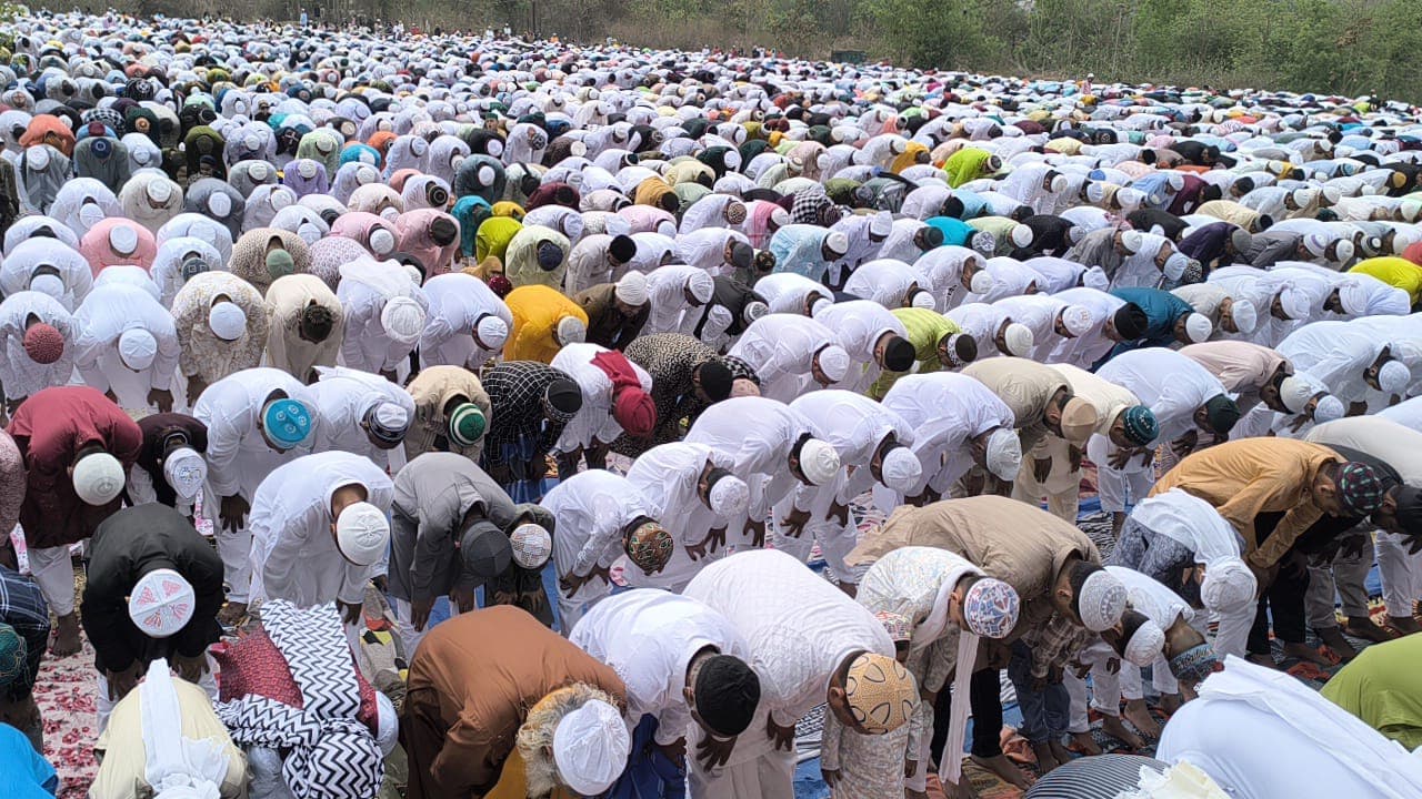 Eid-ul-Ajha : कुर्बानी का त्योहार बकरीद आज, सुबह से ही शुरू होगी नमाज