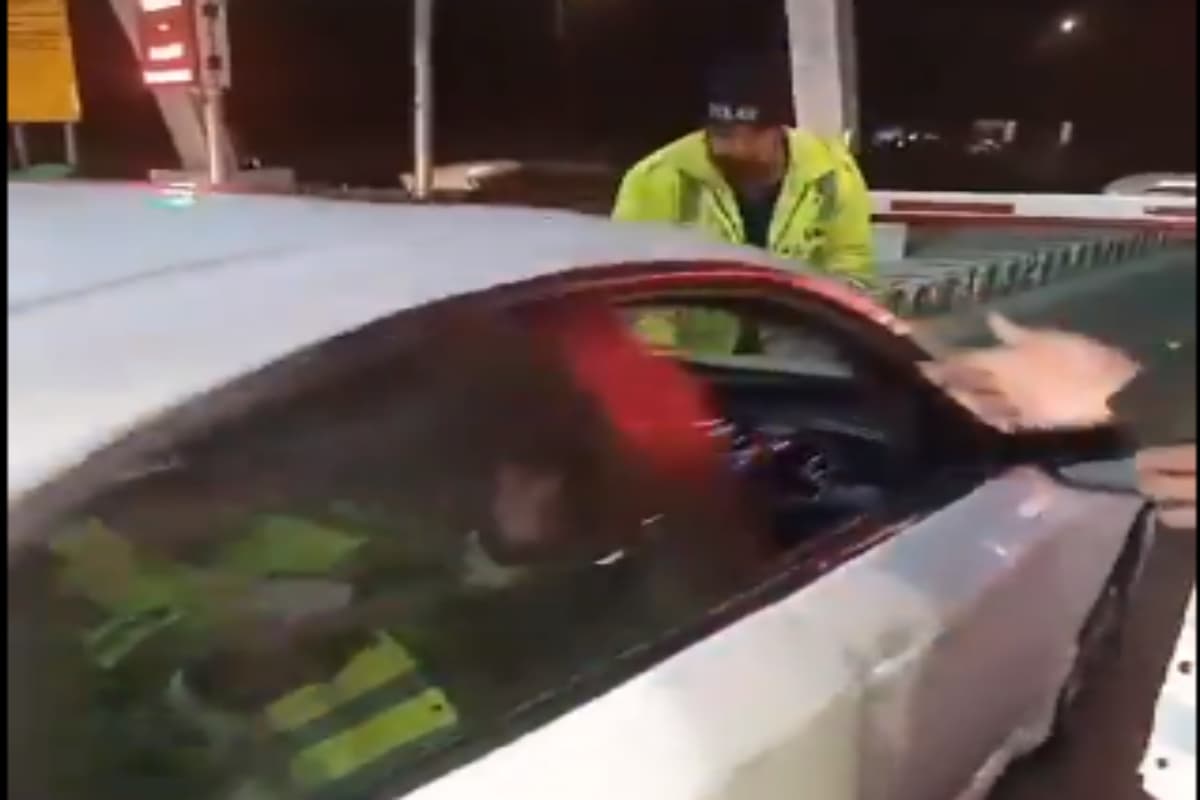 Hit and Run : 'मुझे…' कहने पर महिला ने पुलिसवाले को कार से उड़ाया, देखें Viral Video