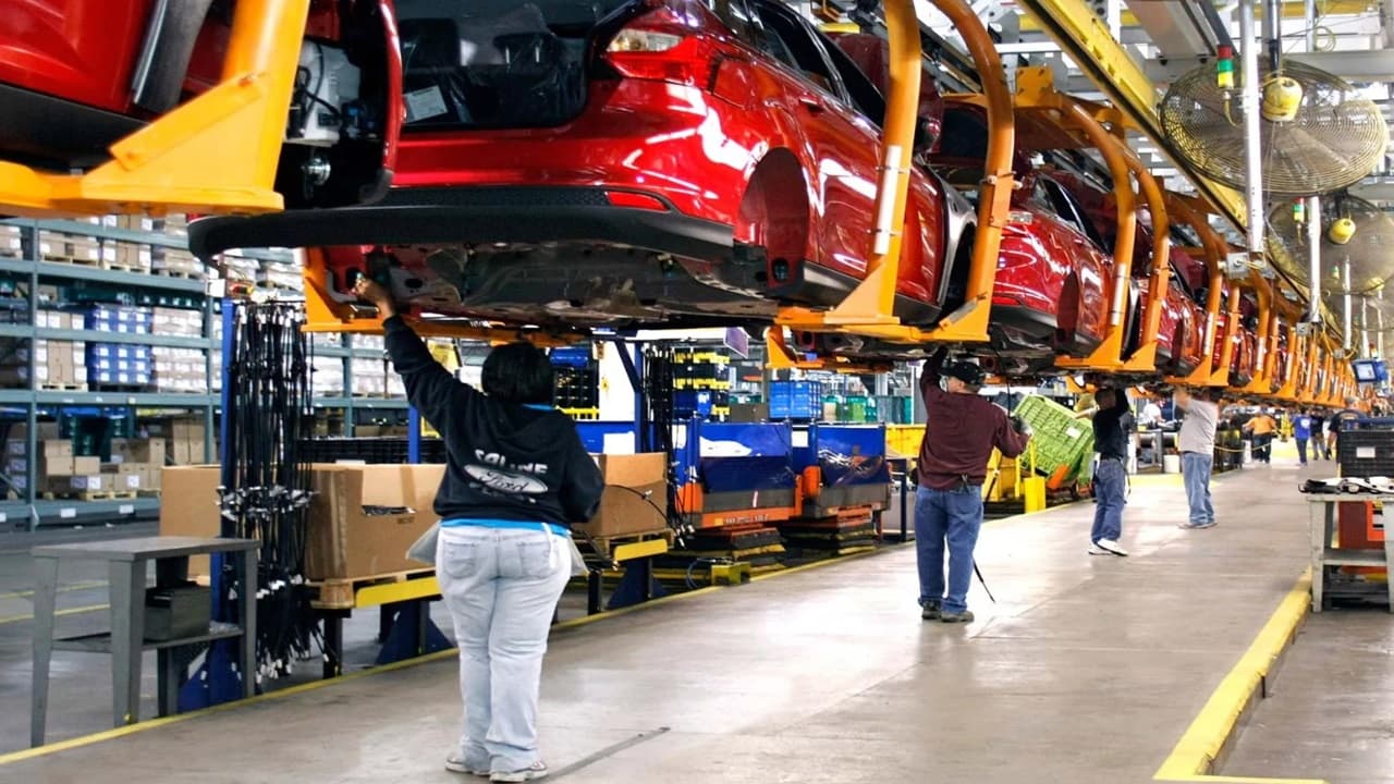 Indian Economy: भारतीय अर्थव्यवस्था के लिए बड़ी खुशखबरी! खुदरा महंगाई में कमी के साथ बढ़ा औद्योगिक उत्पादन