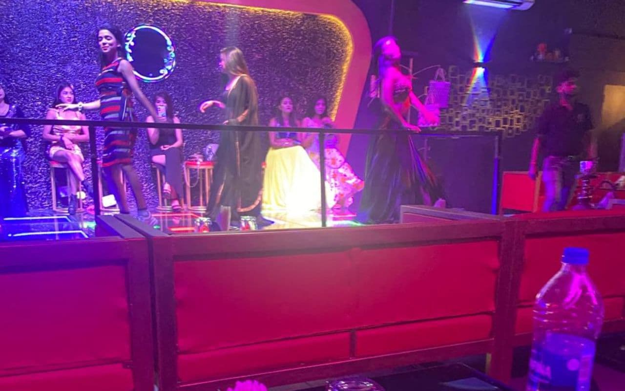 मेट्रो सिटी की तरह जमशेदपुर के होटलों में फल-फूल रहा बार बालाओं का धंधा, ऐसे सामने आया सच