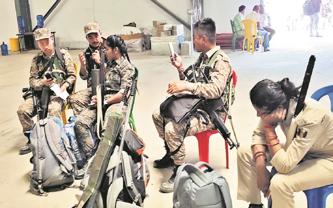 बिहार में चुनाव ड्यूटी पर तैनात पुलिसकर्मियों के हथियार हो रहे गायब, नवादा के बाद अब किशनगंज में भी पिस्टल की चोरी