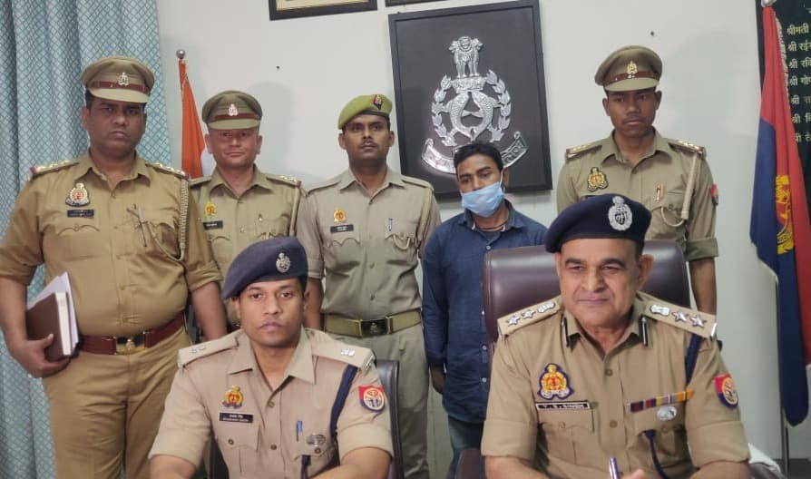Triple Murder: लाशों के पास सोता था हत्यारा, बदबू दूर करने के लिए जलाता था नीम की पत्तियां