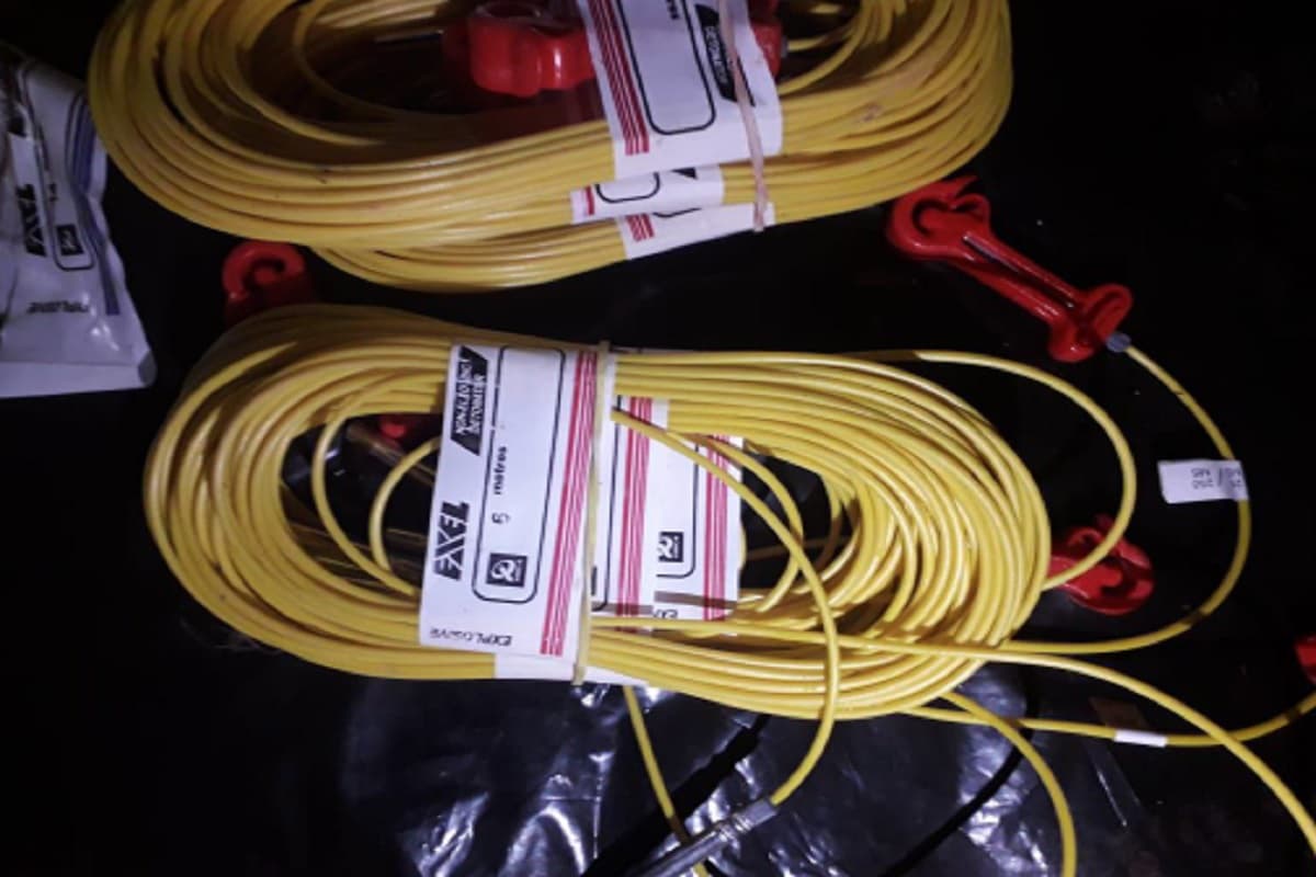 झारखंड में नक्सलियों की बड़ी साजिश नाकाम, 35 बोरा डेटोनेटर बरामद