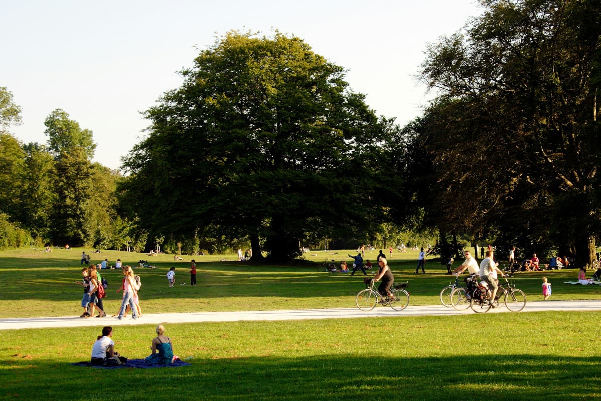 इस पार्क में आते ही बन जाते हैं रिश्ते, बन चुकी हैं हजारों जोड़ियां