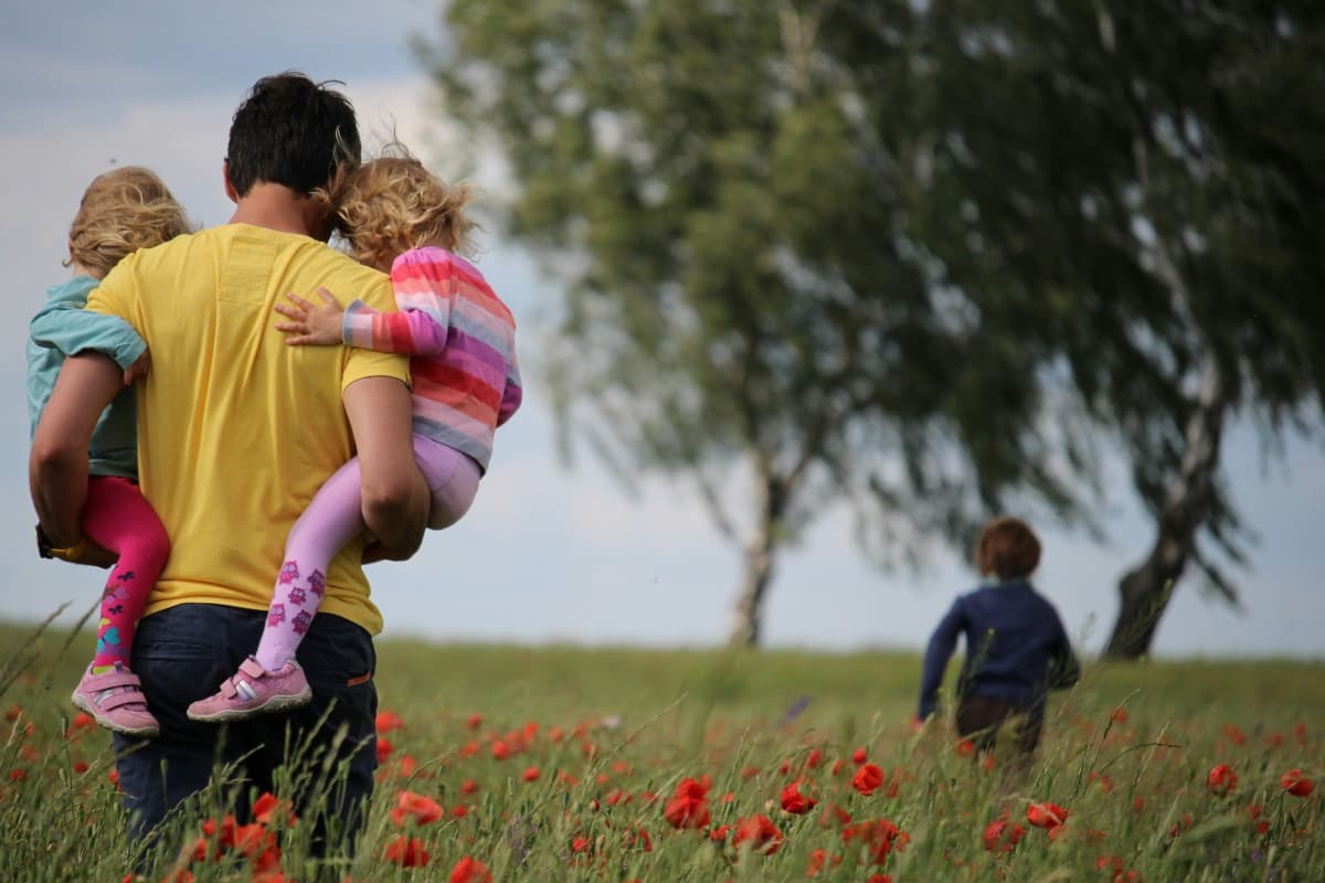 Personality से पहचानें छोटे, बड़े और मंझले नंबर के बच्चों को; बड़ा बच्चा होता है ज्यादा समझदार!