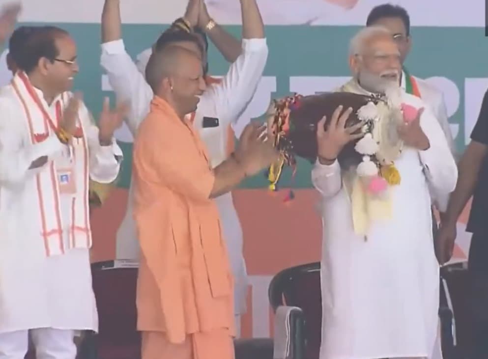 PM Modi: पीएम नरेंद्र मोदी ने अमरोहा में रिकार्ड मतदान की अपील की