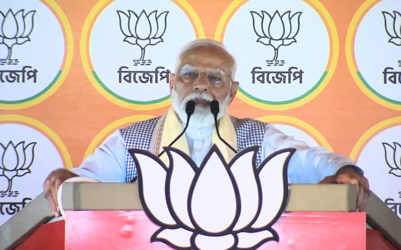 जलपाईगुड़ी में पीएम मोदी : देश कह रहा है- फिर एक बार मोदी सरकार, 2047 के लिए मैं 24×7 कर रहा हूं काम
