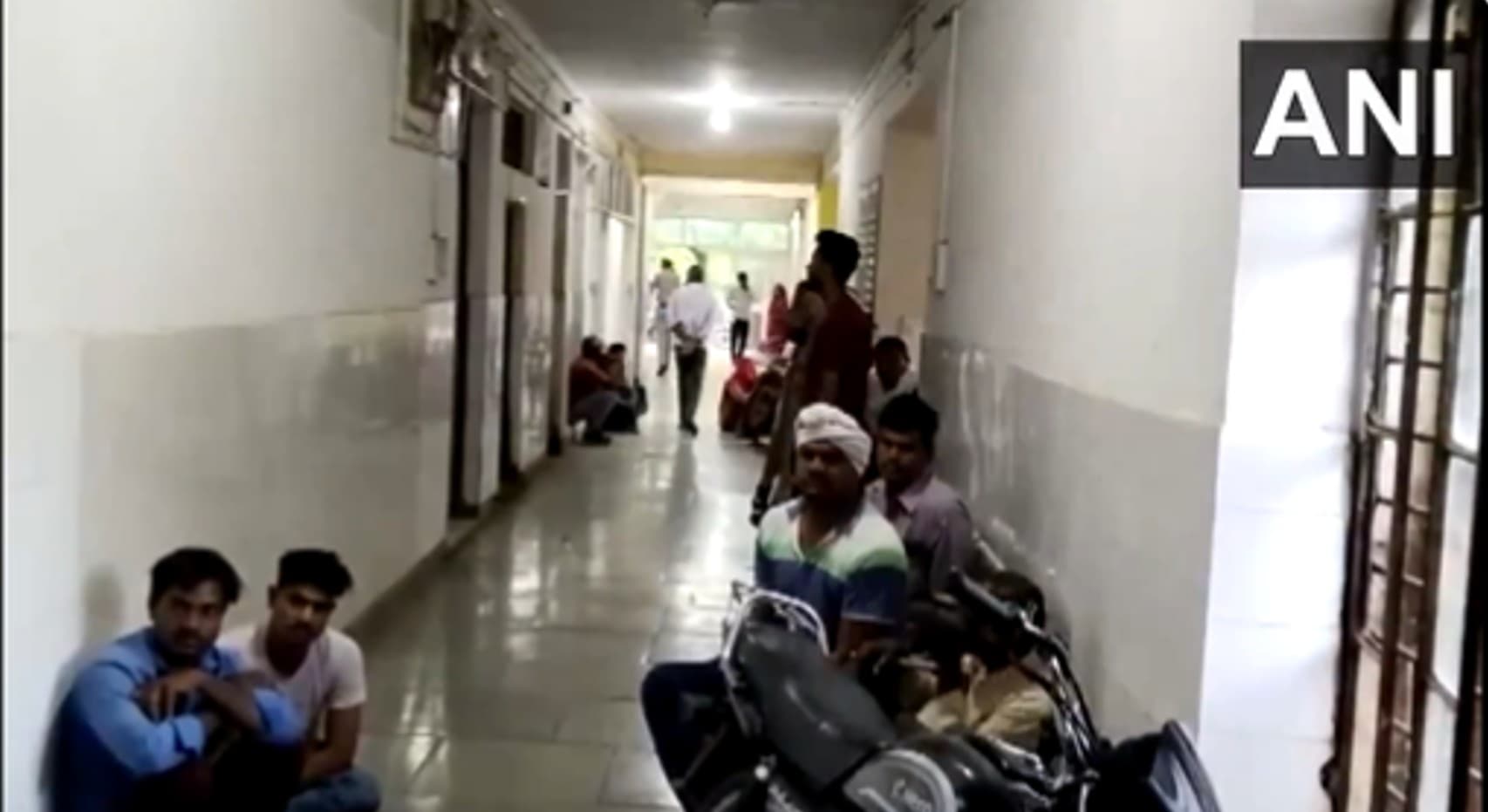 Rajasthan : झालावाड़ में वैन और ट्रक में जोरदार टक्कर, 9 की मौत, शादी से लौट रहे थे सभी