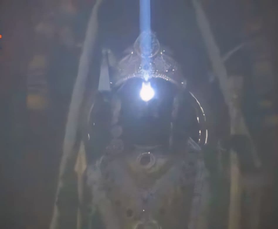 Ayodhya Ram Mandir: रामलला का हुआ सूर्य तिलक, लगे जयश्री राम के जयकारे