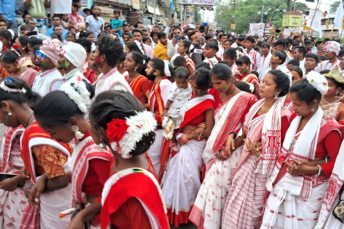 सरहुल पूजा का वनों के संरक्षण में क्या है महत्व? रांची की शोभायात्रा का ऐसे हुआ था पुनर्जागरण