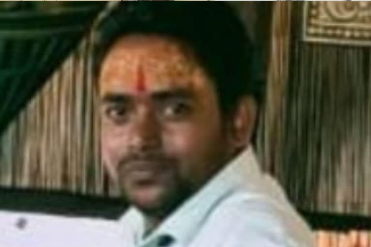 झारखंड के गुमला से 10 हजार घूस लेते अमीन श्रवण कुमार अरेस्ट, एसीबी की टीम ने रिश्वत लेते दबोचा