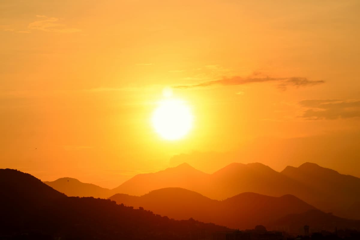 Summer Tips: गर्मी में क्यों बेहोश हो रहे लोग, जानें कारण और बचने के तरीके