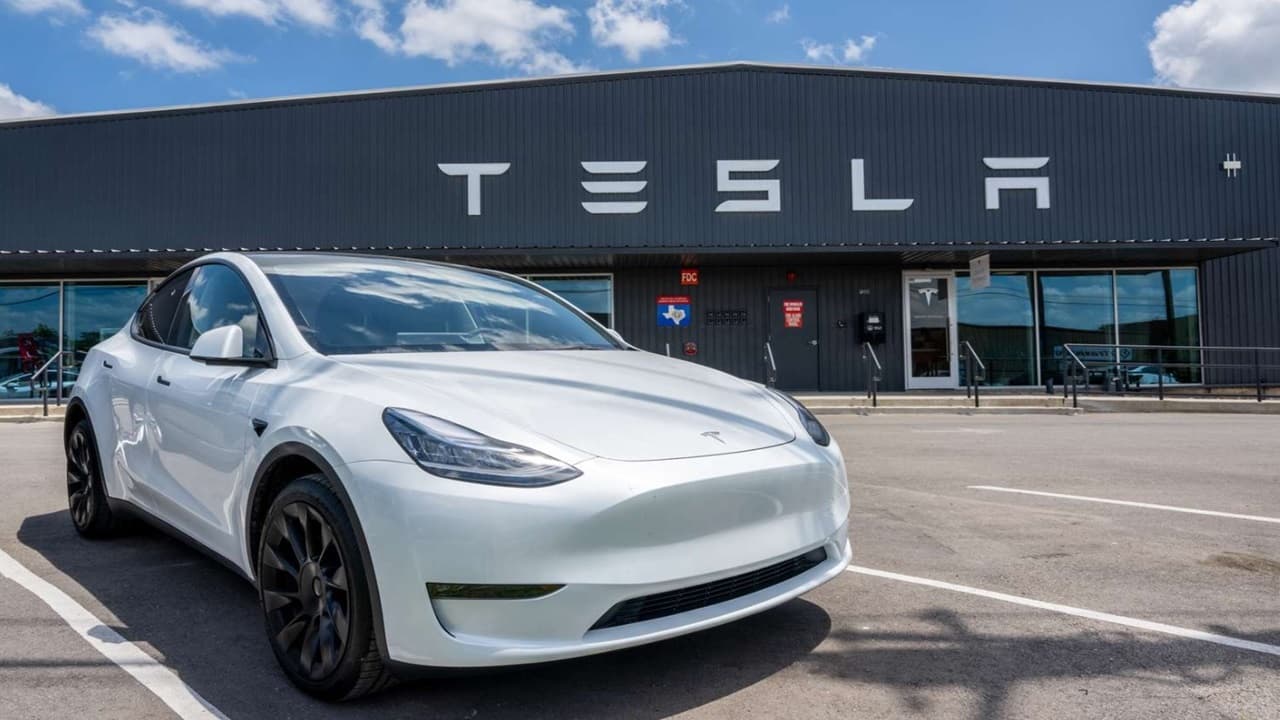 Tesla in India: फ्रैक्ट्री नहीं, पूरा इको सिस्टम लगा सकती है टेस्ला, एलन मस्क के प्लान का आपको भी मिलेगा फायदा
