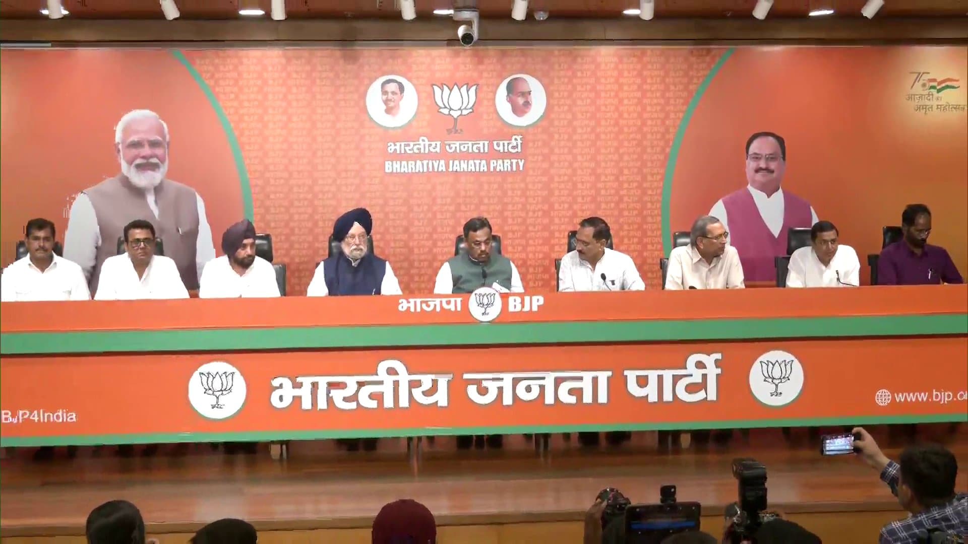 Lok Sabha Election 2024: दिल्ली में कांग्रेस को बड़ा झटका, अरविंदर सिंह लवली समेत कई कांग्रेसी नेता बीजेपी में शामिल