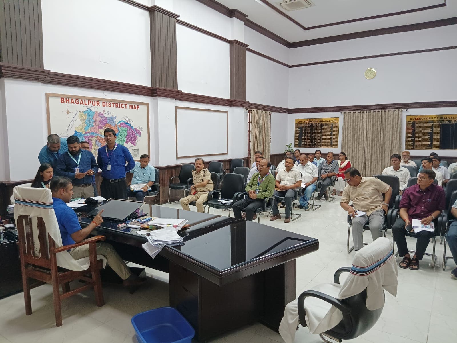 NH 80 के निर्माण में देरी पर डीएम ने जताई नाराजगी, एक खंड के निर्माण के बाद खोदी जाएगी दूसरे हिस्से की सड़क