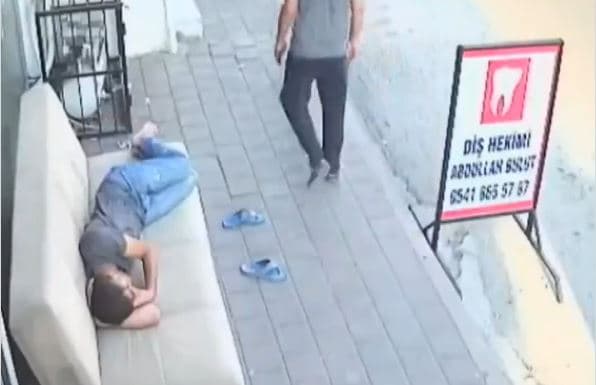 Viral Video: मौत बस छू कर निकल गई...इस वायरल वीडियो को देख आप भी यही कहेंगे!