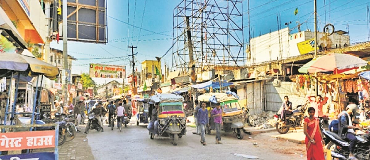 Katihar News : राजस्व लेते हैं, पर नहीं है शहर में पार्किंग की व्यवस्था