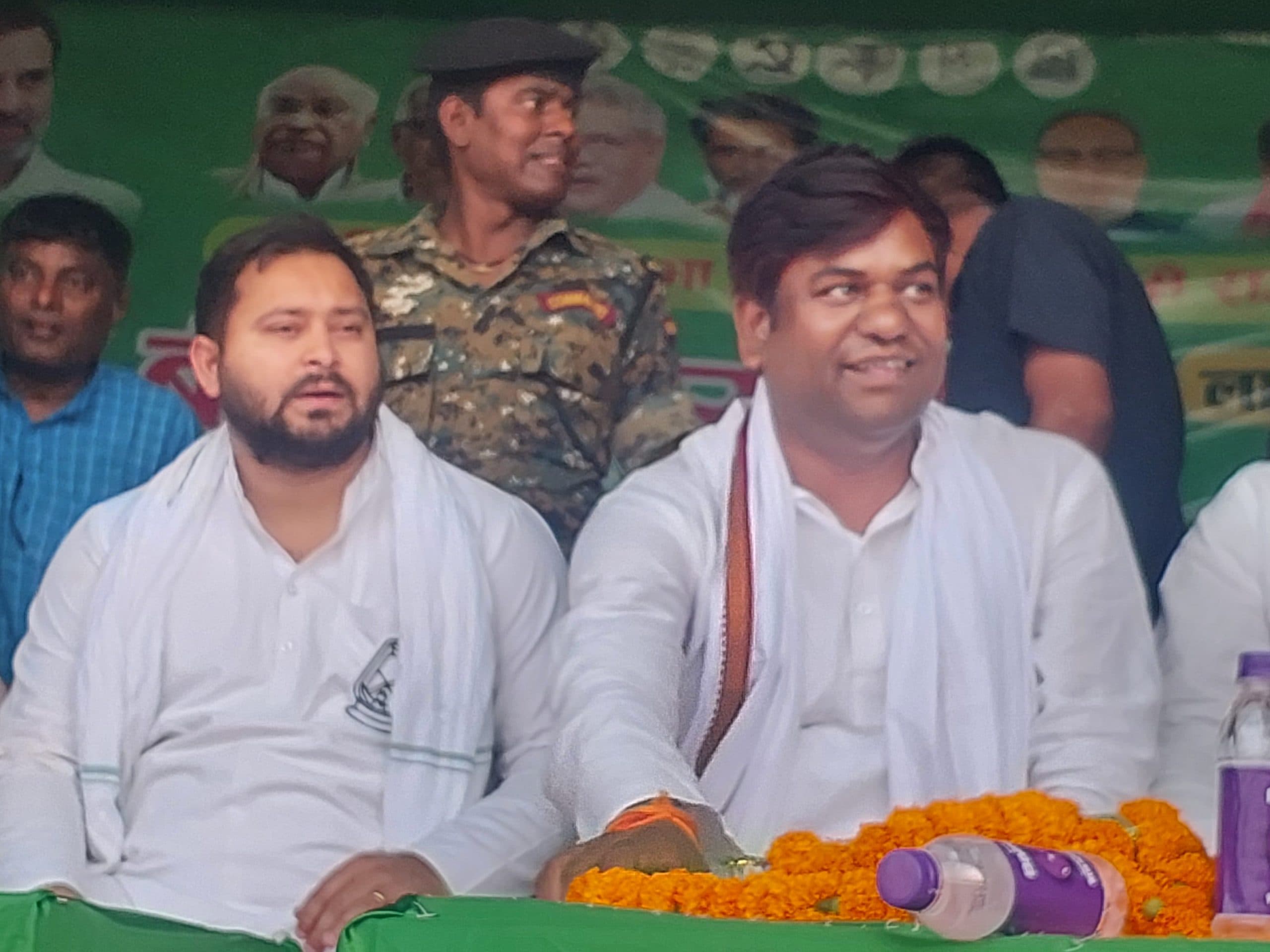 पिता ने बनाया पुलिस जिला, हमारी सरकार बनी तो बेटा बनाएगा राजस्व जिला, वाल्मिकीनगर में बोले तेजस्वी यादव