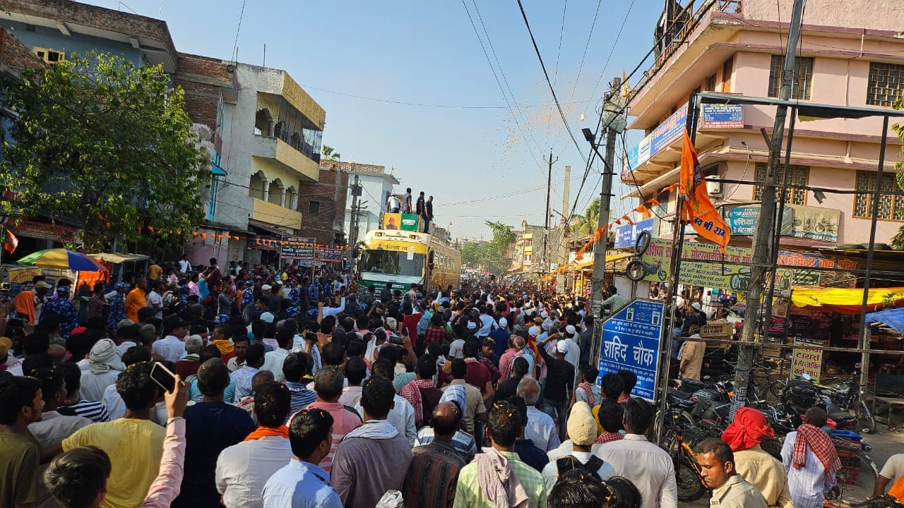 Nitish Kumar in Jhanjharpur: नीतीश का रोड शो में ऐसे हुआ स्वागत, पढ़िए क्या बोले सीएम
