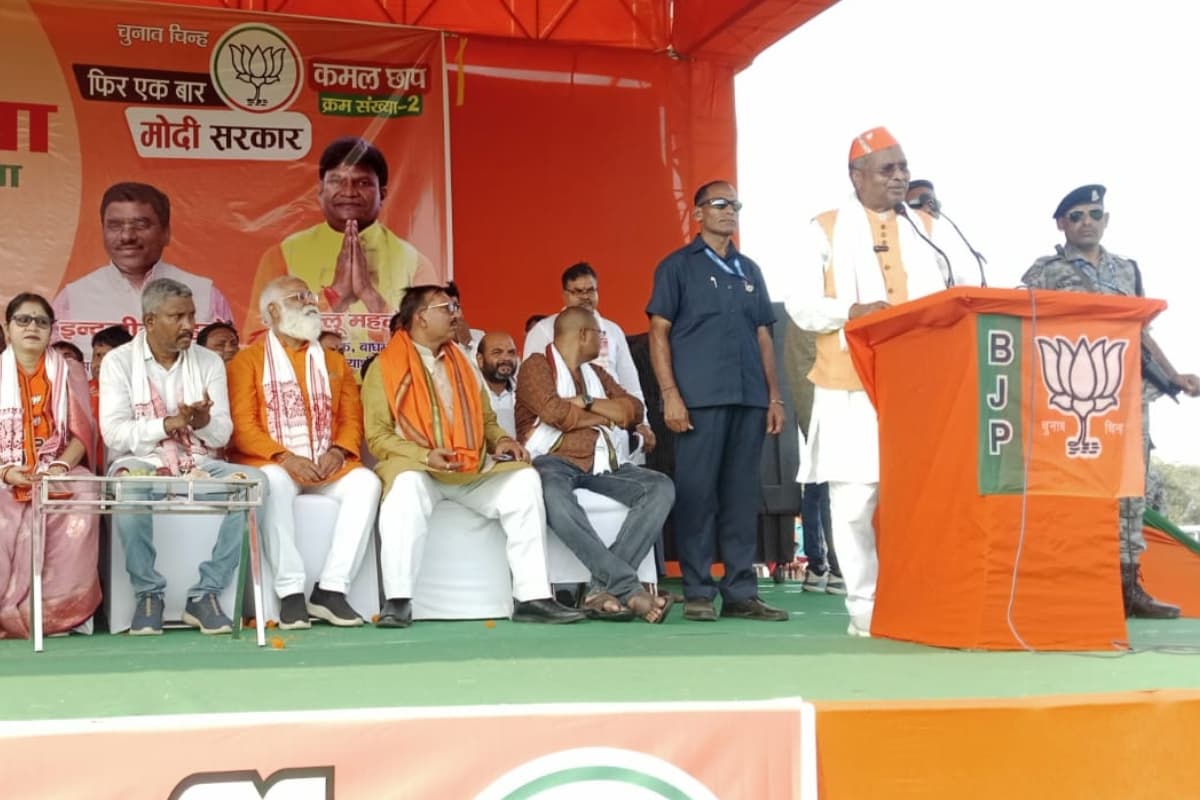 Lok Sabha Election 2024 : धनबाद में बाबूलाल मरांडी ने की जनसभा, हेमंत और आलमगीर पर साधा निशाना