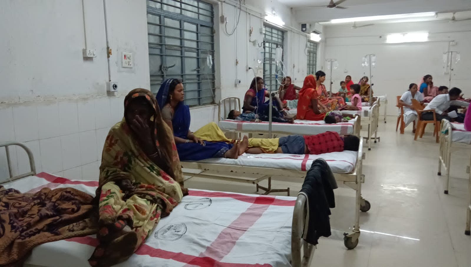 Bihar: गया में शादी का खाना खाने से 37 बच्चे बीमार, पेट में तेज दर्द और उल्टी की शिकायत