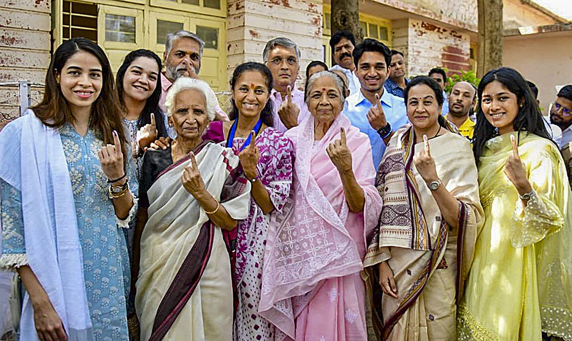 Lok Sabha Election 2024: तीसरे चरण में 64 फीसदी से ज्यादा मतदान, असम में बंपर वोटिंग