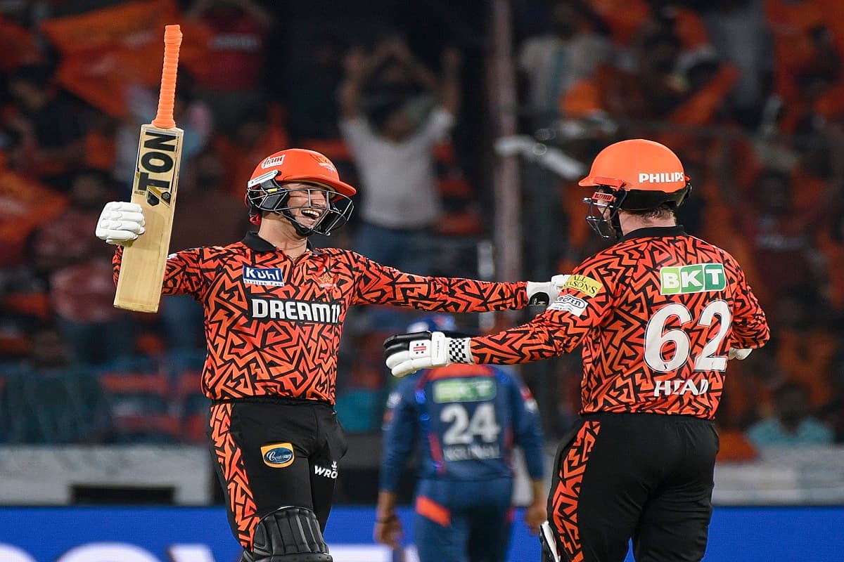 RECORD BOOK : सनराइजर्स की बाप है यह टीम, T-20 क्रिकेट में सिर्फ दो गेंद में ही जीत लिया  मैच