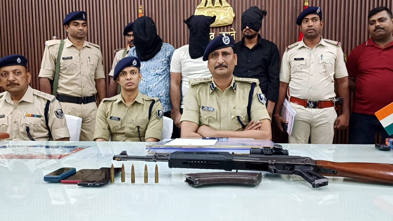 असम से 7 लाख में खरीद कर ट्रेन से लाया गया था AK-47, किस गिरोह को देनी थी सप्लाई, चल रही जांच