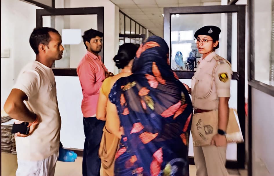 Bihar News: पति काटता रहा सजा, पत्नी ने कर ली दूसरी शादी