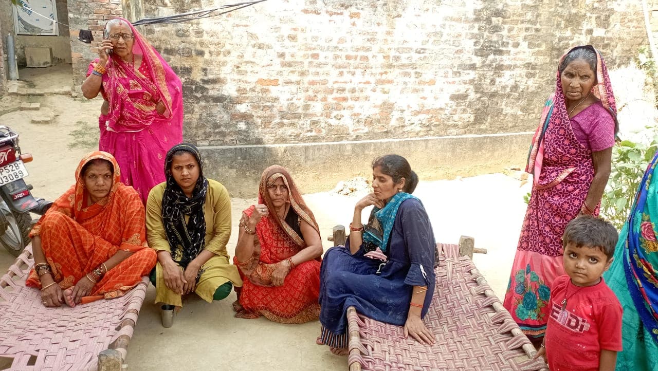 Bihar Crime News : जख्मी युवक के परिजन Bihar Crime News : जख्मी युवक के परिजन