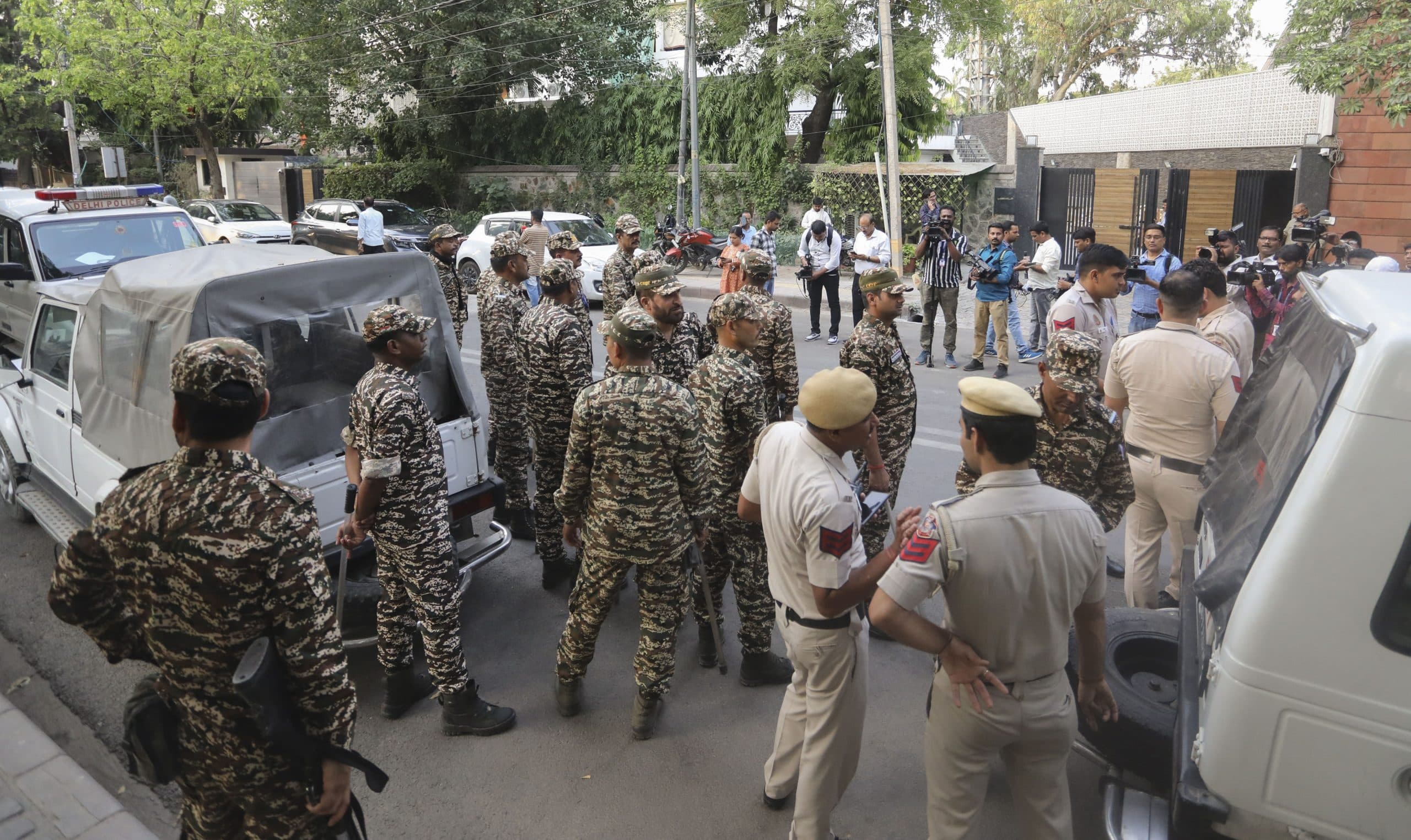 Swati Maliwal Case: सीएम केजरीवाल के पीए विभव कुमार को दिल्ली पुलिस ने किया गिरफ्तार, सीएम आवास में थे मौजूद