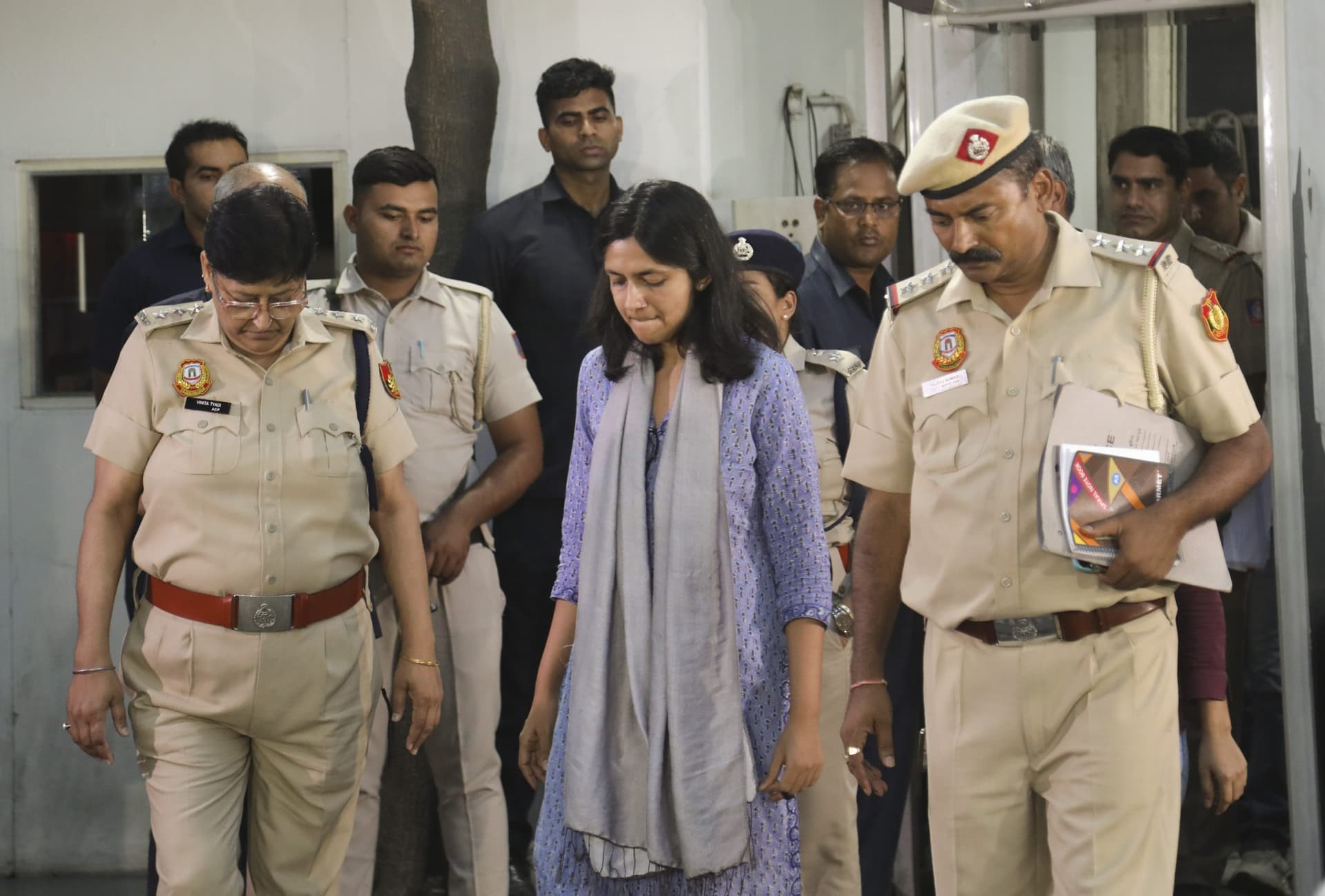 Swati Maliwal arrives at CM Kejriwal's home Swati Maliwal arrives at CM Kejriwal's home