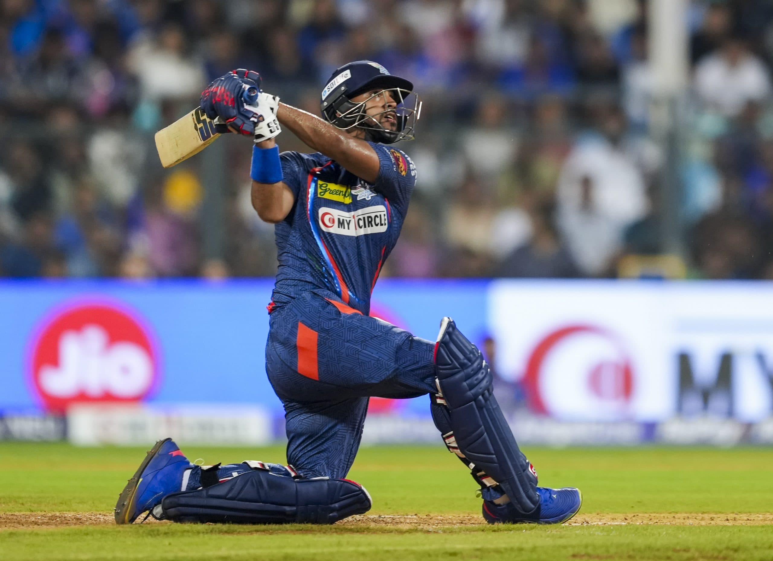 MI vs LSG, IPL 2024: राहुल और पूरन के अर्द्धशतक के दम पर लखनऊ ने मुंबई को दिया 215 रनों का लक्ष्य