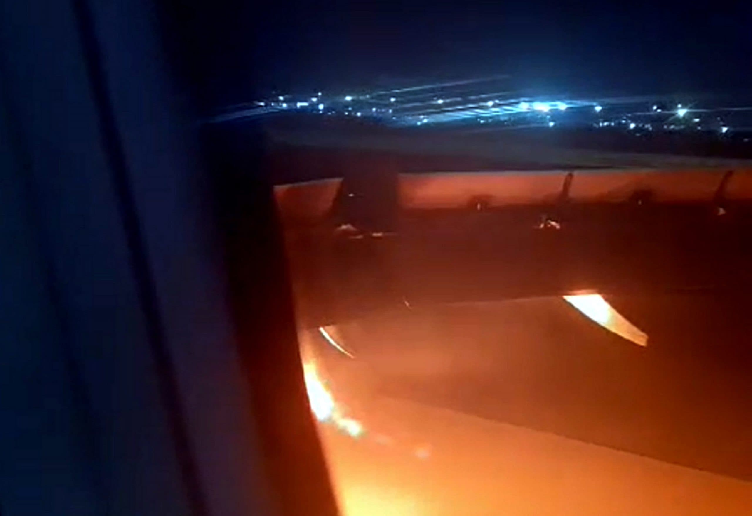 Air India Flight Fire: एयर इंडिया एक्सप्रेस की फ्लाइट के इंजन में लगी आग, बाल-बाल बची यात्रियों की जान