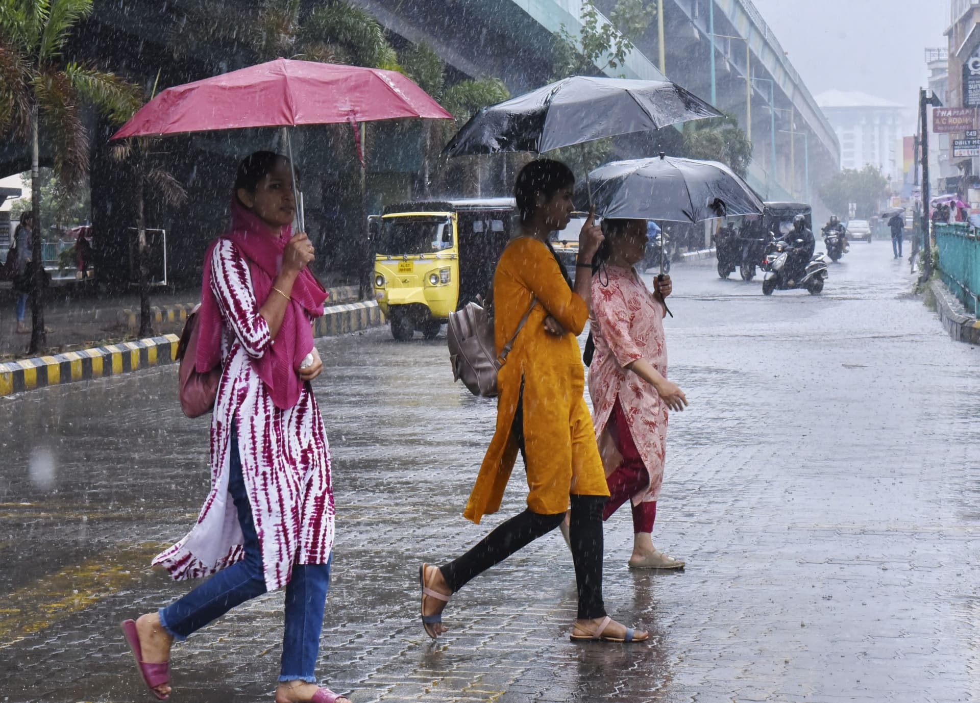 Bihar Weather: मौसम को अब मानसून का इंतजार, बिहार में बारिश का येलो अलर्ट