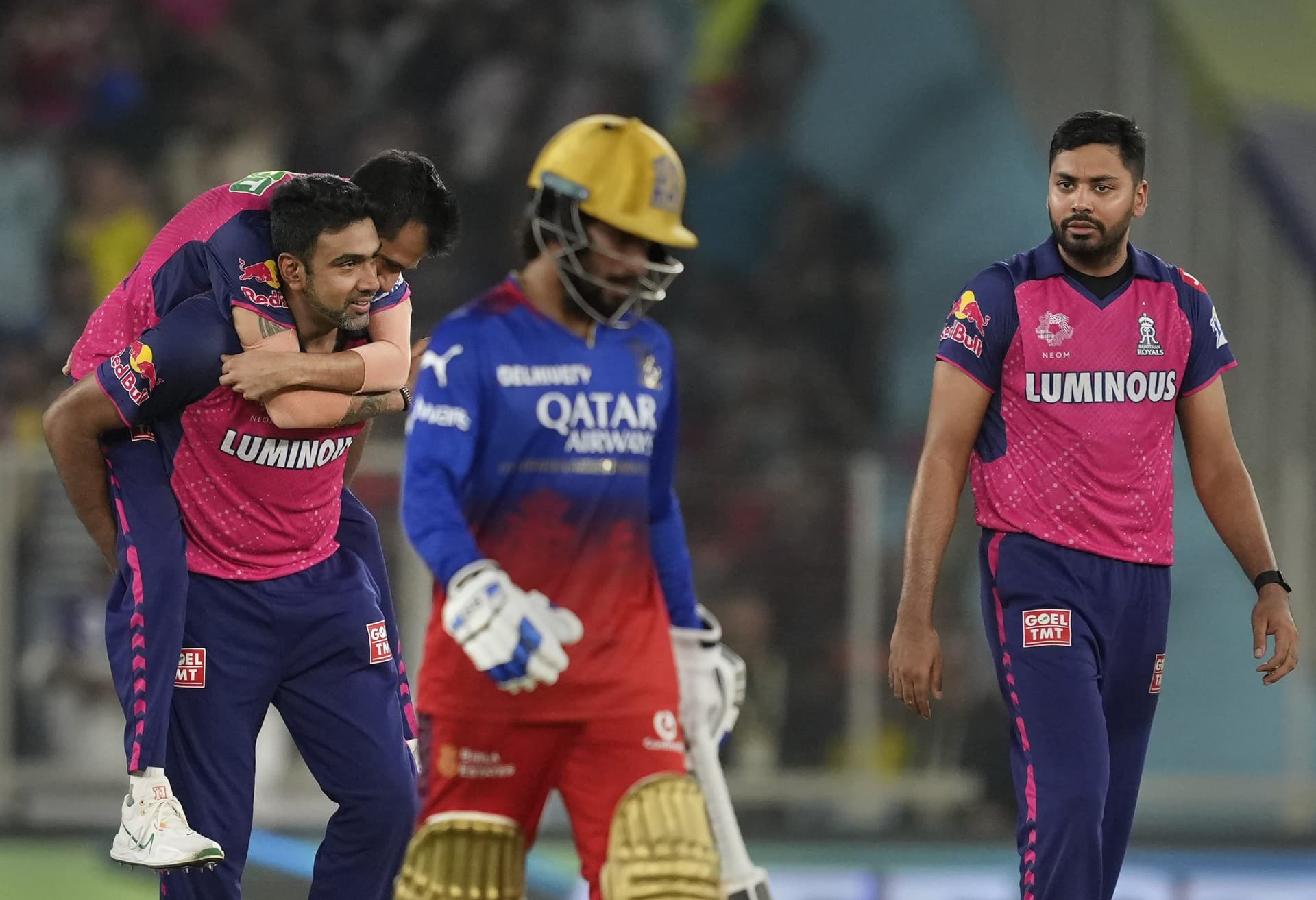 RCB vs RR, IPL 2024: आरसीबी ने राजस्थान को दिया 173 रनों का लक्ष्य, कोहली नहीं खेल पाए विराट पारी