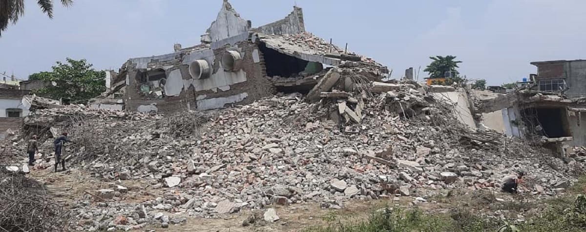 Purnia news : फोर स्टार के जमींदोज होने के साथ ही मिट गयी पूर्णिया की एक और पहचान