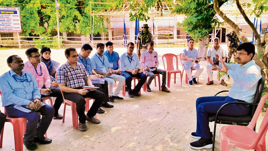 लोकसभा चुनाव की मतगणना की तैयारियां शुरू, डीएम ने अधिकारियों को सौंपी जिम्मेदारी