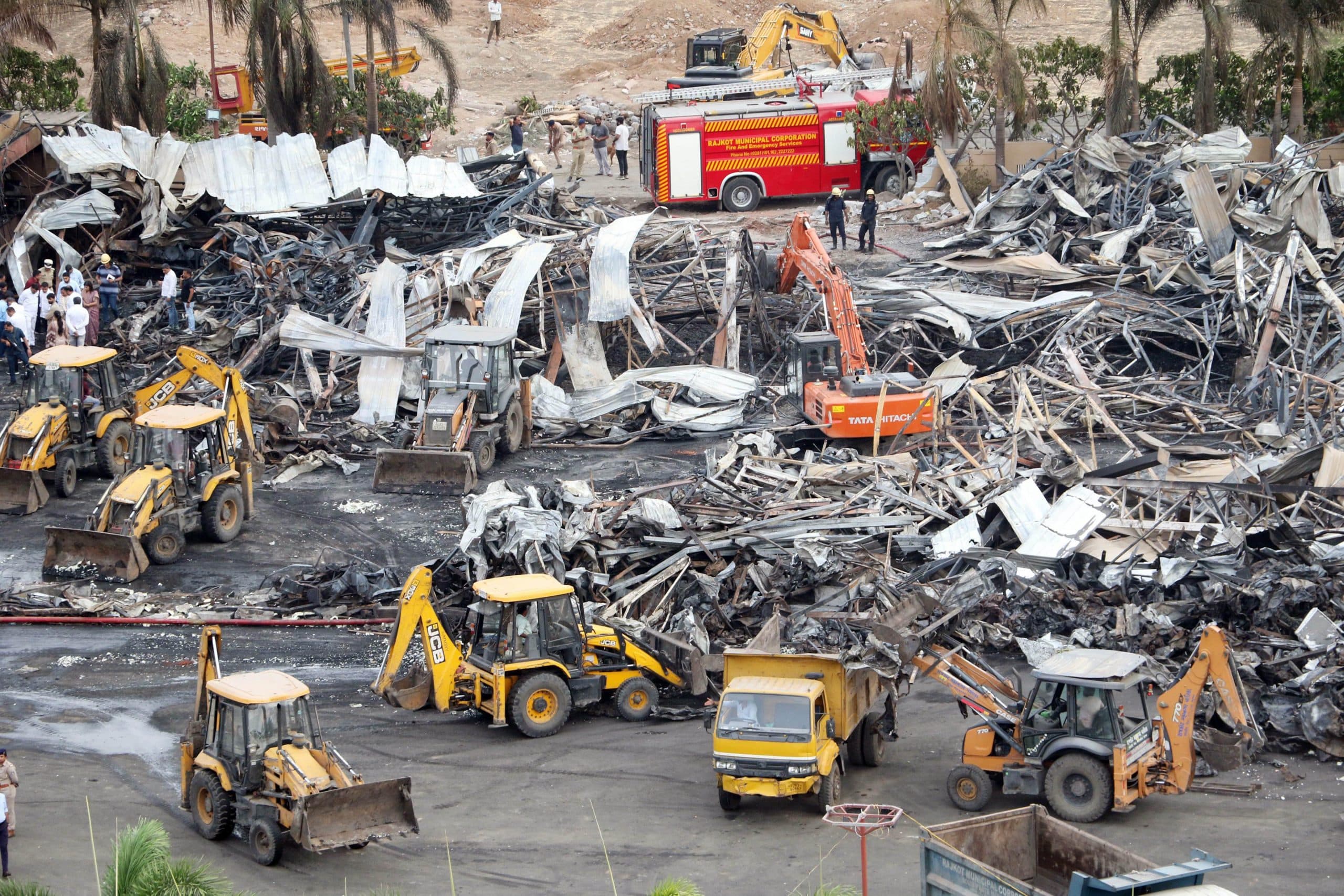 Rajkot Game Zone Fire: दो आरोपी गिरफ्तार, छह लोगों पर मामला दर्ज, पुलिस का ताबड़तोड़ एक्शन जारी